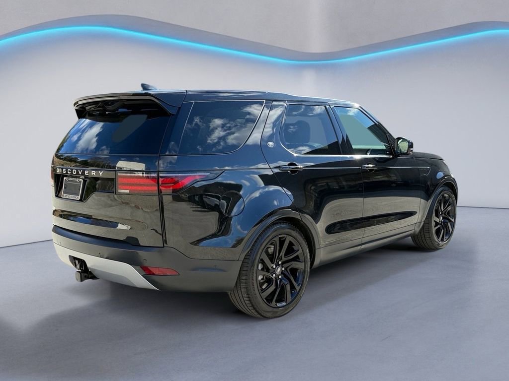 Used 2024 Land Rover Discovery S image 4