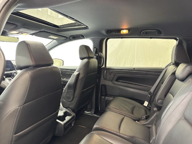 Used 2023 Honda Odyssey Sport image 14