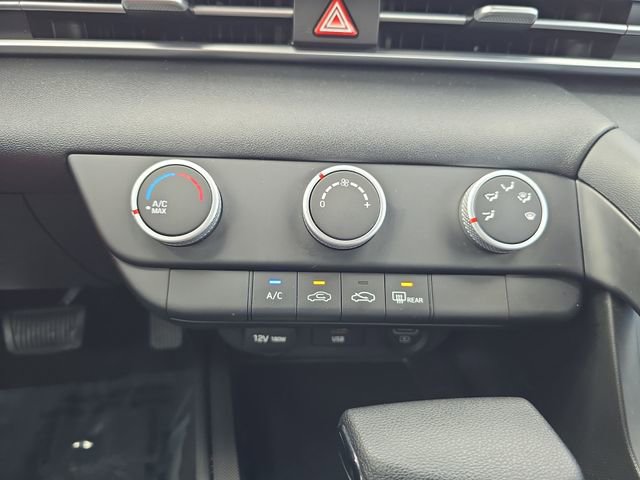 Certified 2021 Hyundai Elantra SE FWD image 18