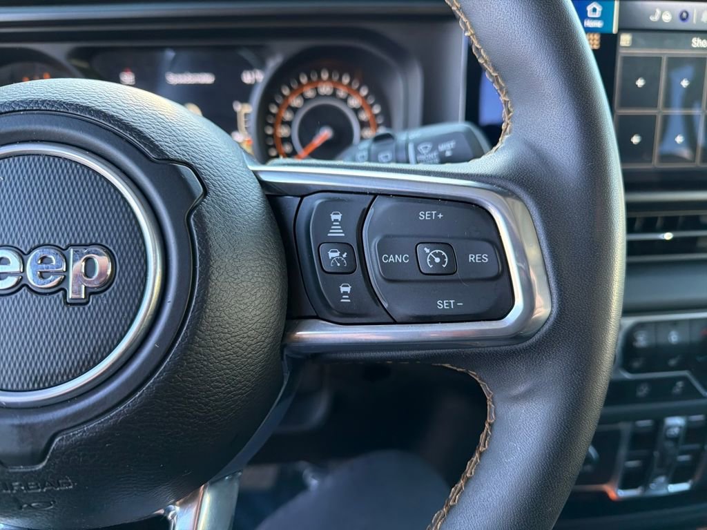 Used 2024 Jeep Wrangler Sahara image 19