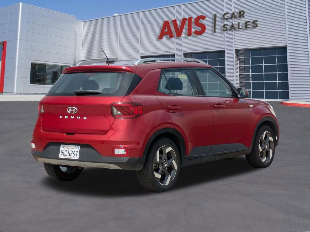 Used 2025 Hyundai Venue SEL FWD image 6