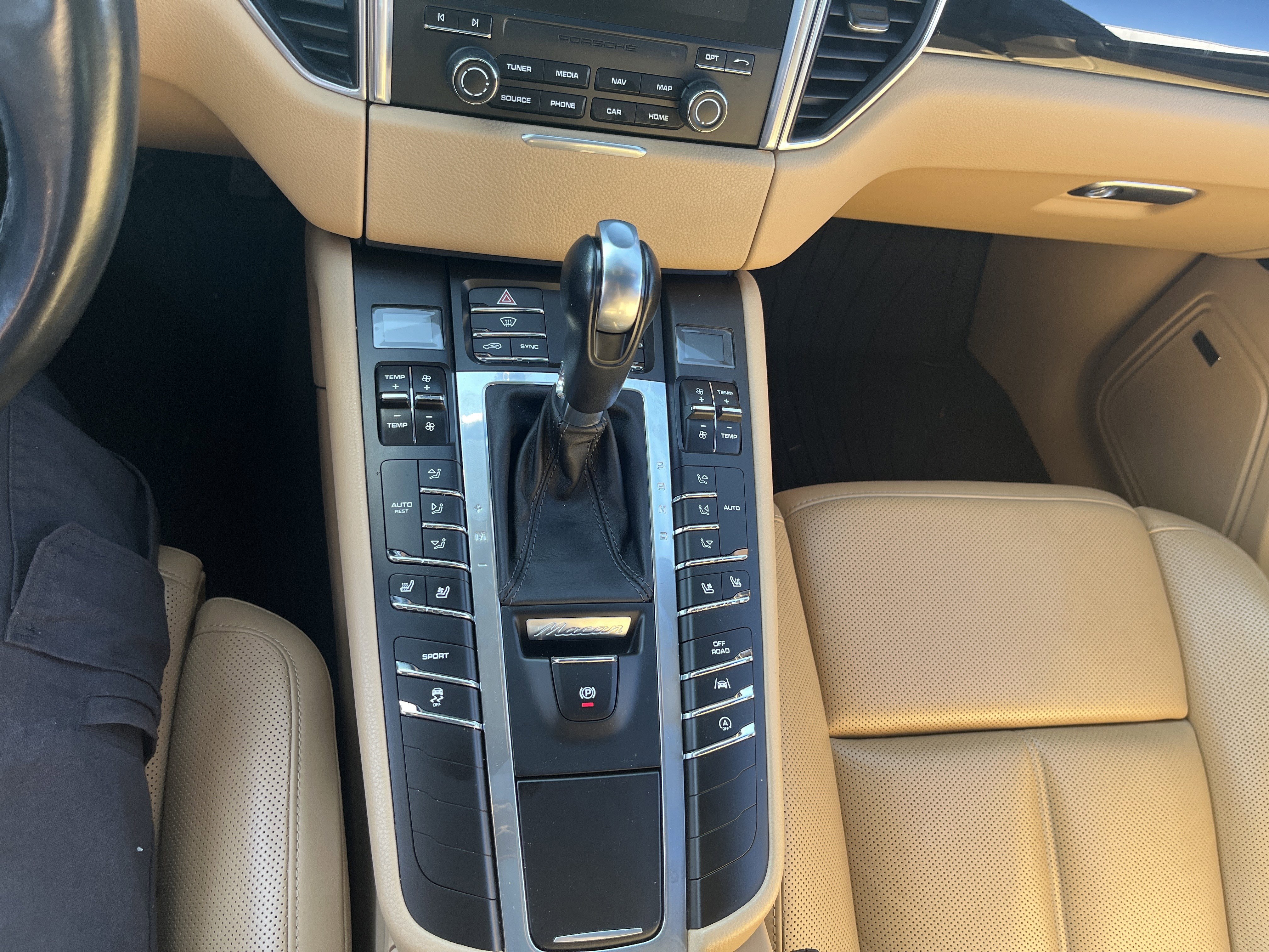 Used 2017 Porsche Macan S image 29