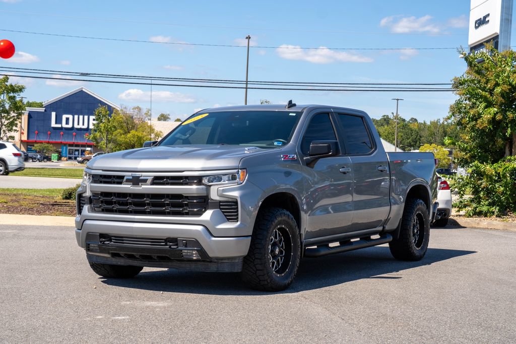 Used 2025 Chevrolet Silverado 1500 RST w/ Convenience Package II AWD/4WD image 3