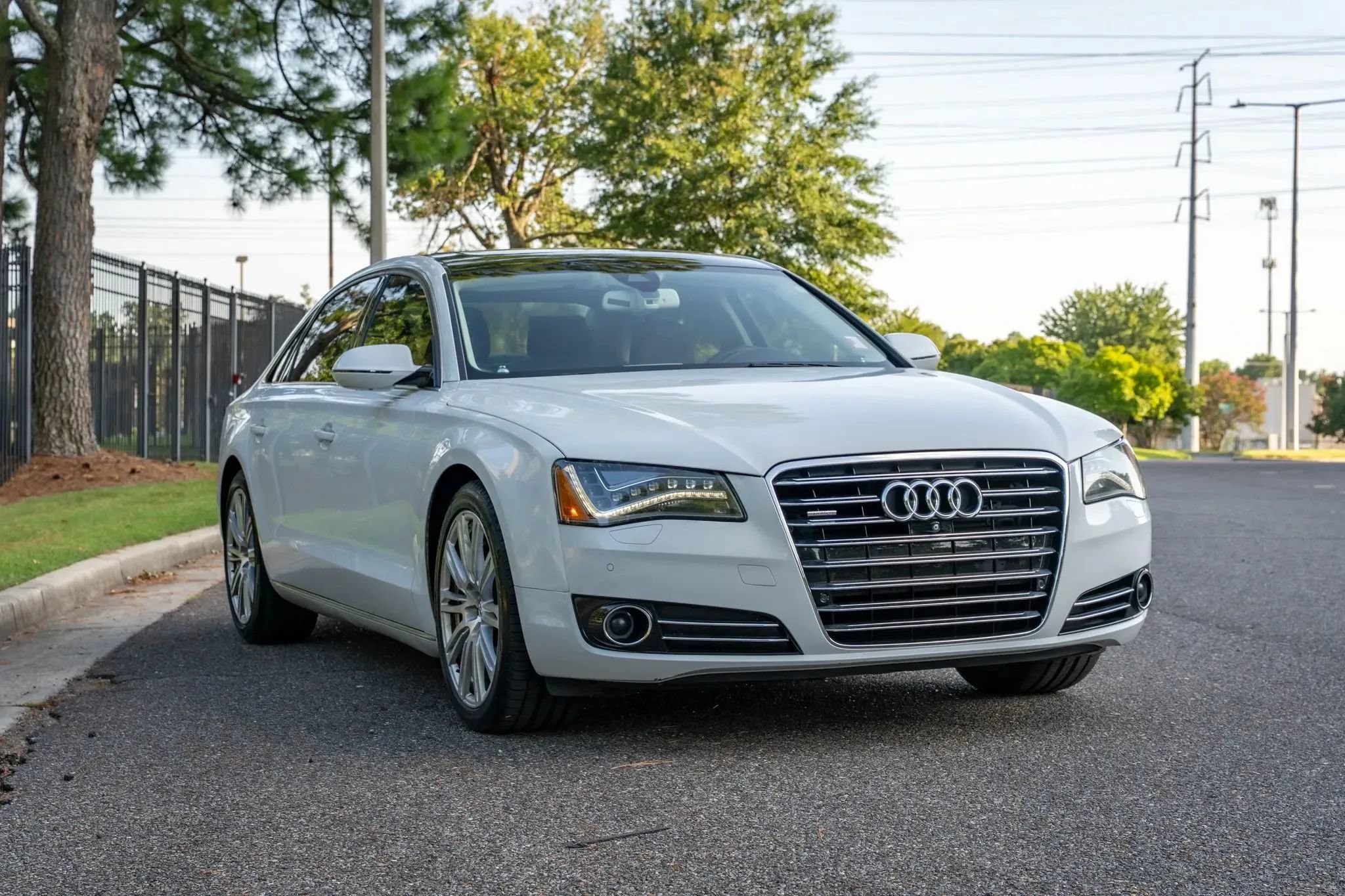 Used 2014 Audi A8 L 4.0T AWD/4WD image 3