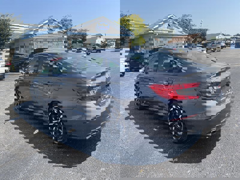 Used 2018 Honda Accord Sport image 5