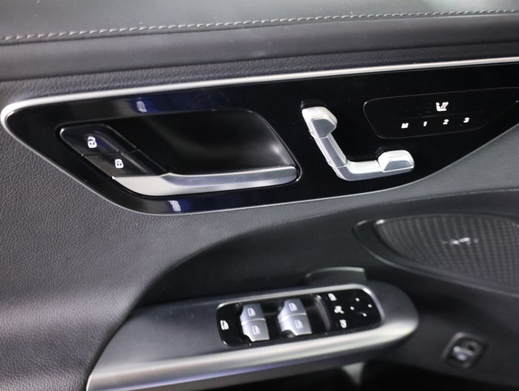 Certified 2026 Mercedes-Benz C 300 4MATIC Sedan image 10