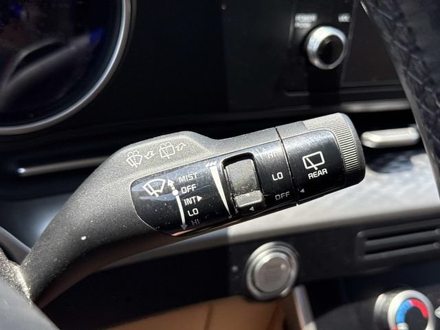 Used 2024 Kia Carnival LX FWD image 25