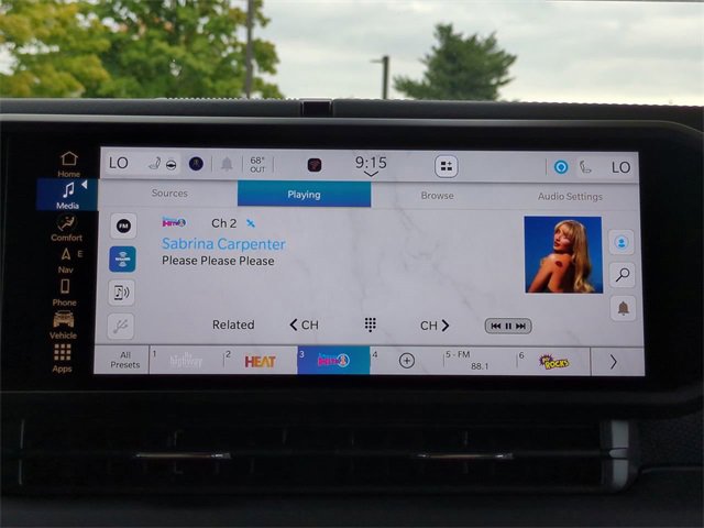 Used 2024 Jeep Wrangler Unlimited Rubicon w/ Technology Group image 18