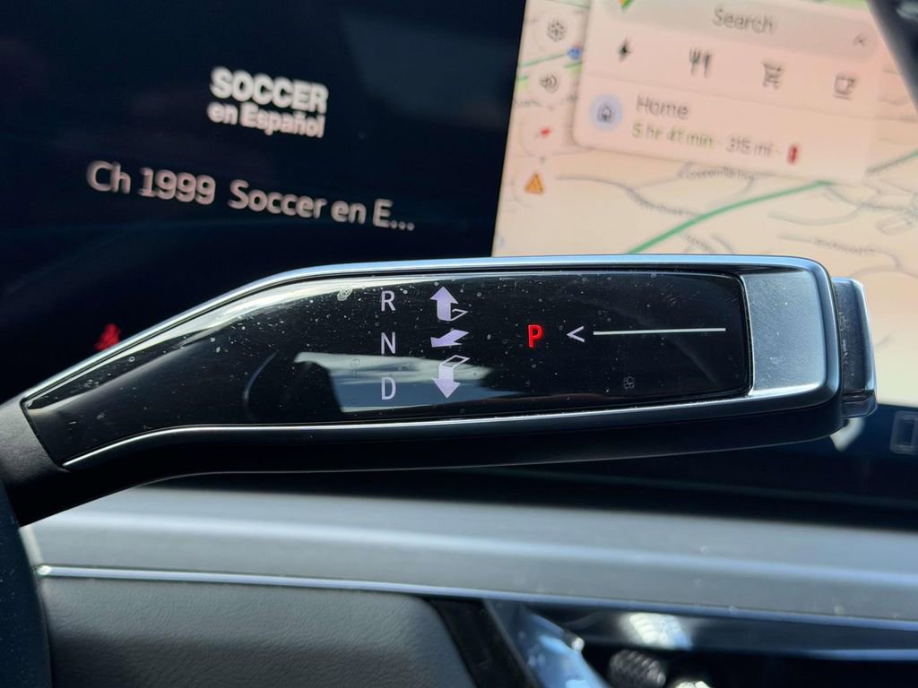 Used 2023 Cadillac Lyriq Luxury image 25