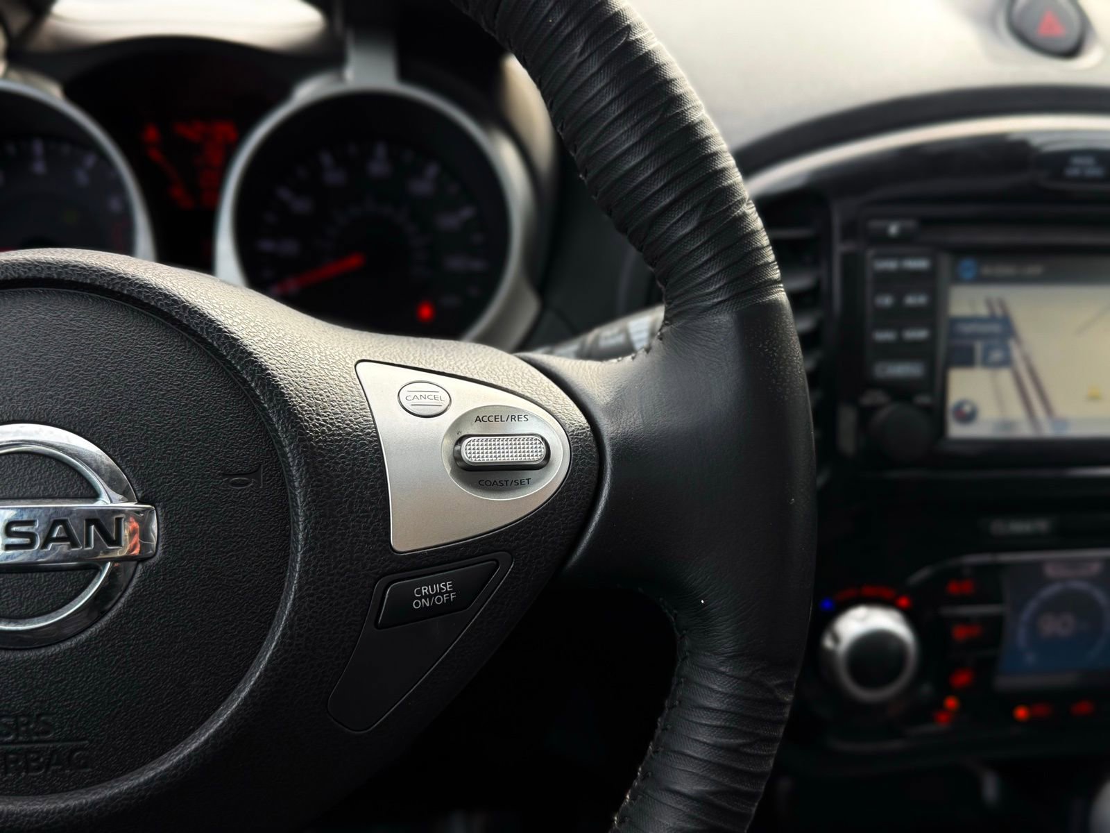 Used 2014 Nissan Juke SV w/ Navigation Package image 32