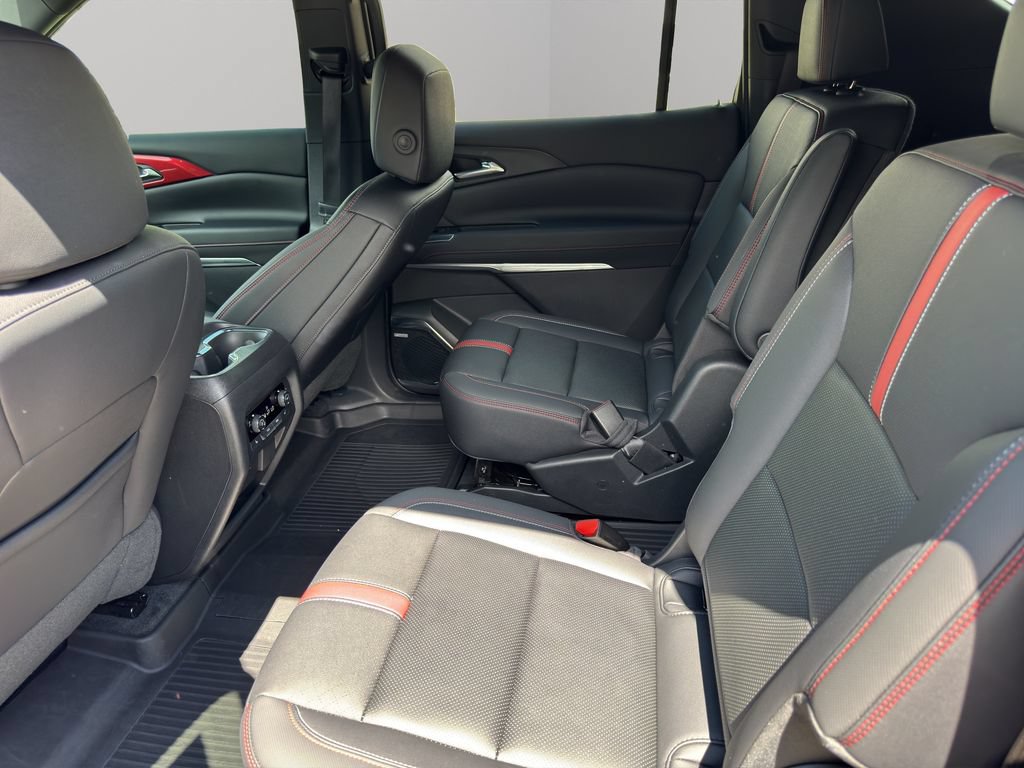 Used 2024 Chevrolet Traverse RS w/ LPO, Floor Liner Package AWD/4WD image 18