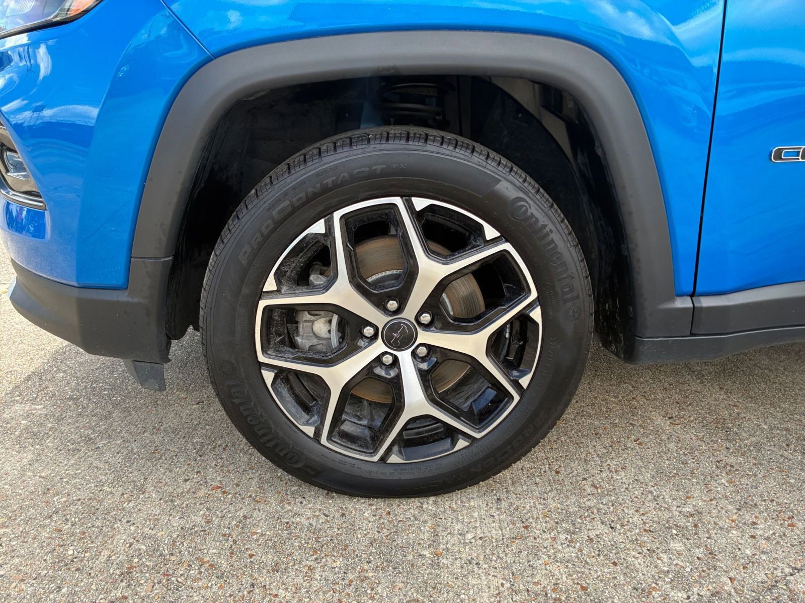 Used 2025 Jeep Compass Limited image 26