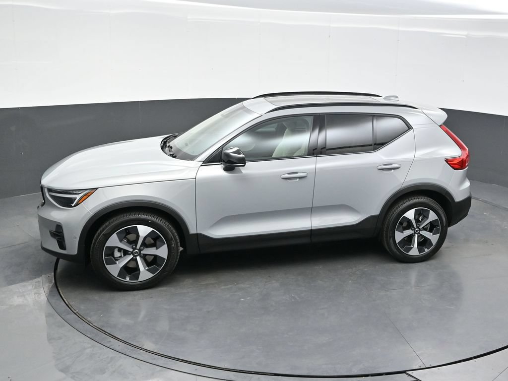 New 2026 Volvo XC40 B5 Plus w/ Protection Package Premier AWD/4WD image 34