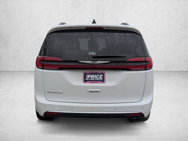 Used 2025 Chrysler Pacifica Pinnacle image 7