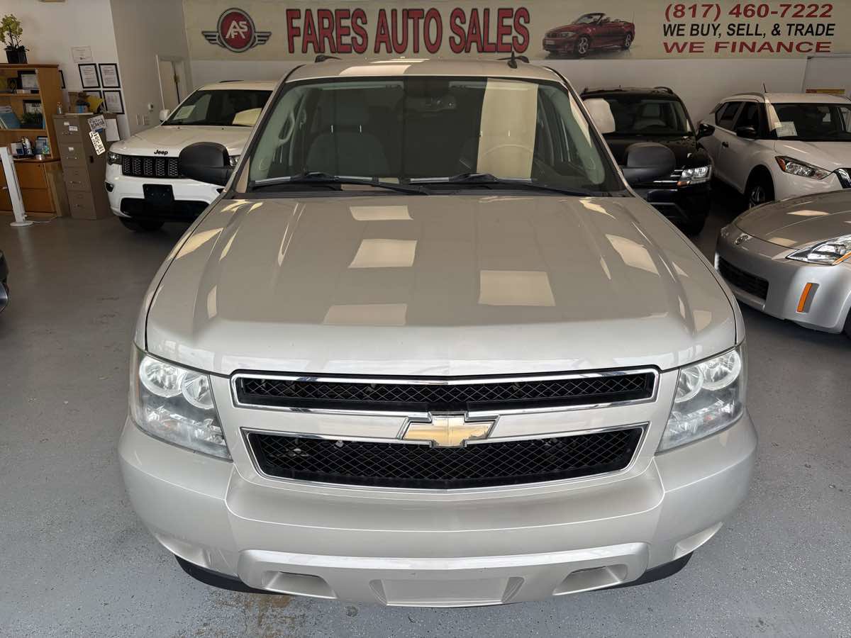 Used 2008 Chevrolet Suburban LS image 2
