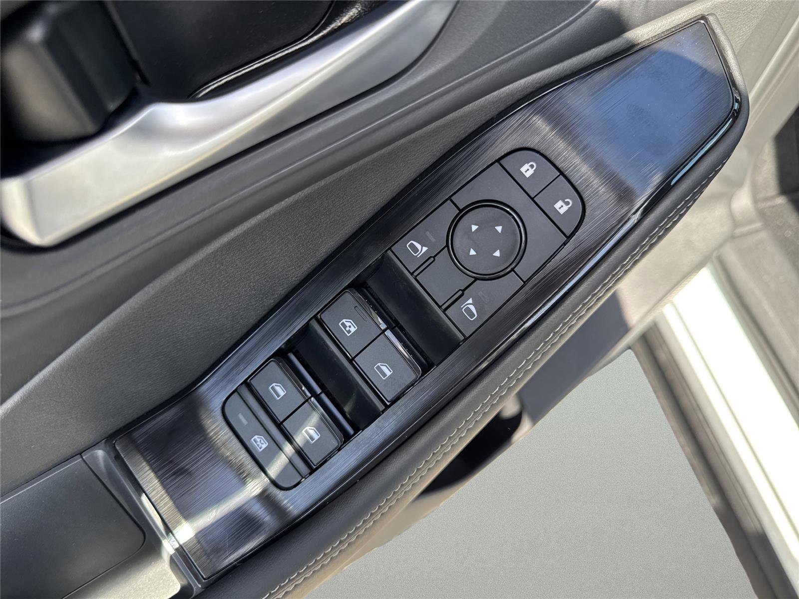 New 2026 Nissan Rogue SV FWD image 18