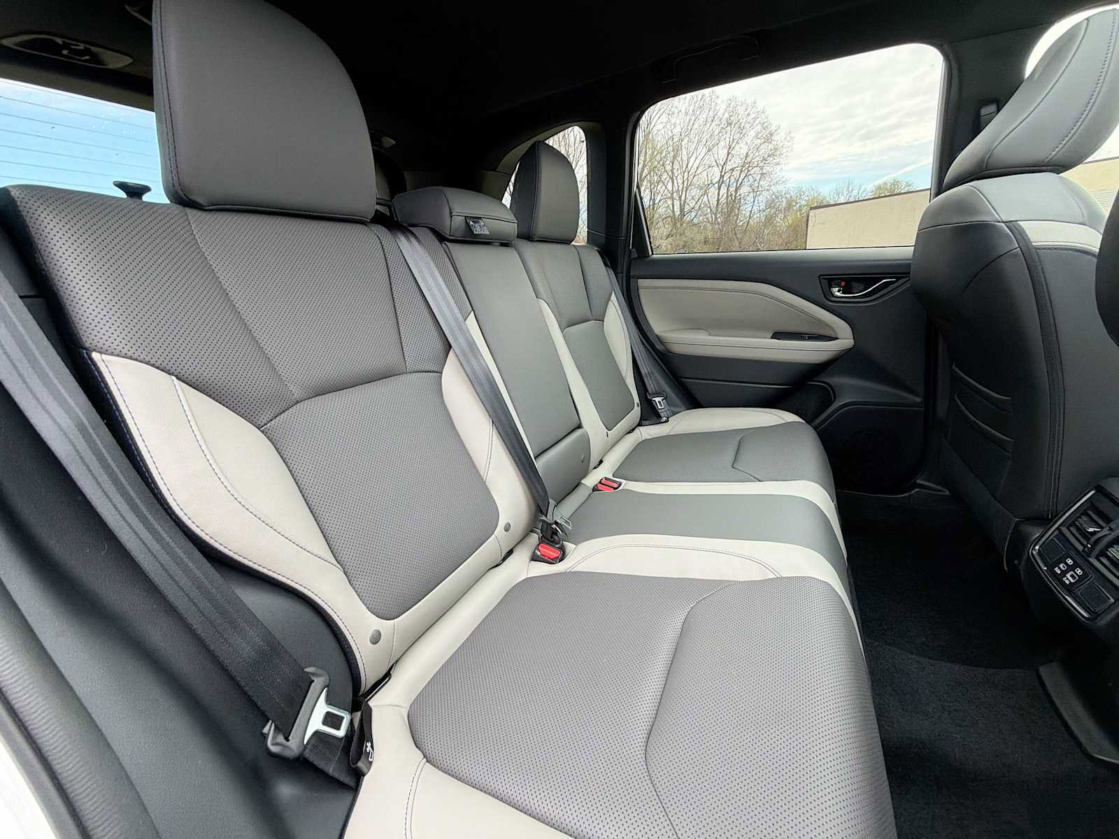 Certified 2025 Subaru Forester Limited image 18