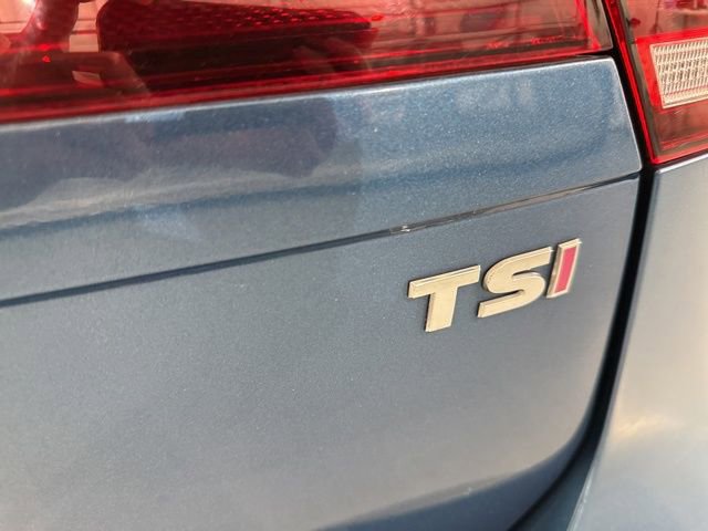 Used 2018 Volkswagen Tiguan SEL FWD image 10