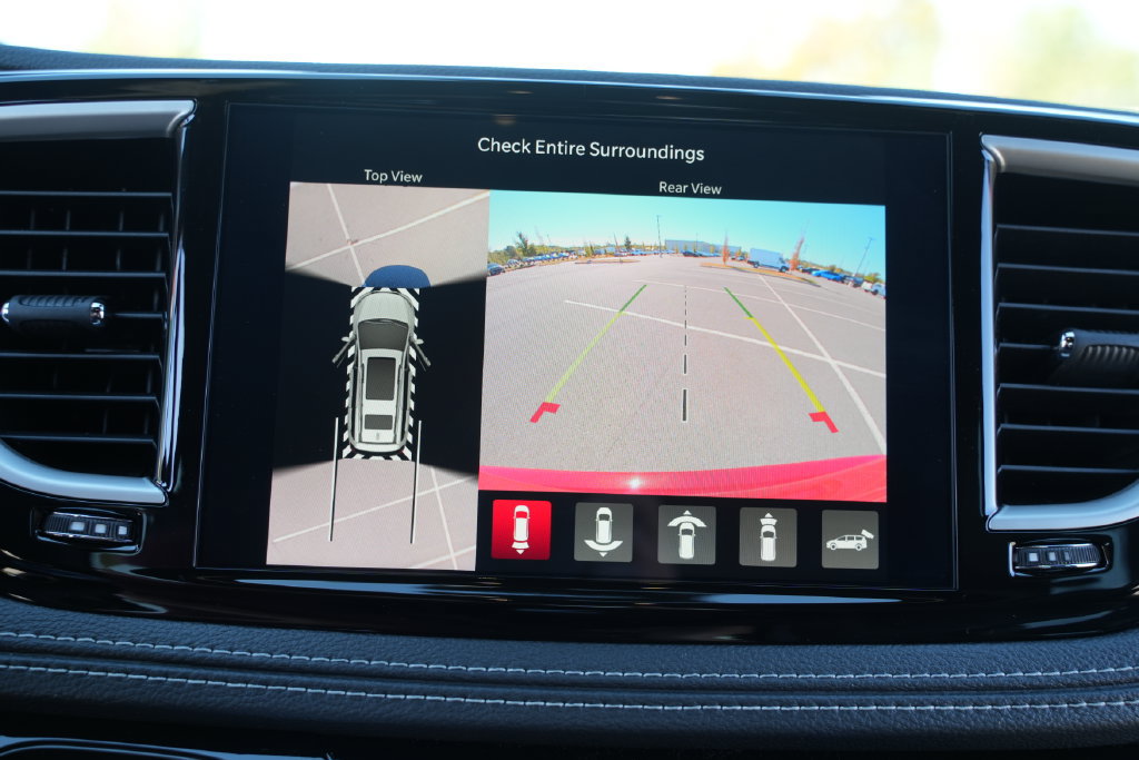 New 2027 Chrysler Pacifica Limited FWD image 27
