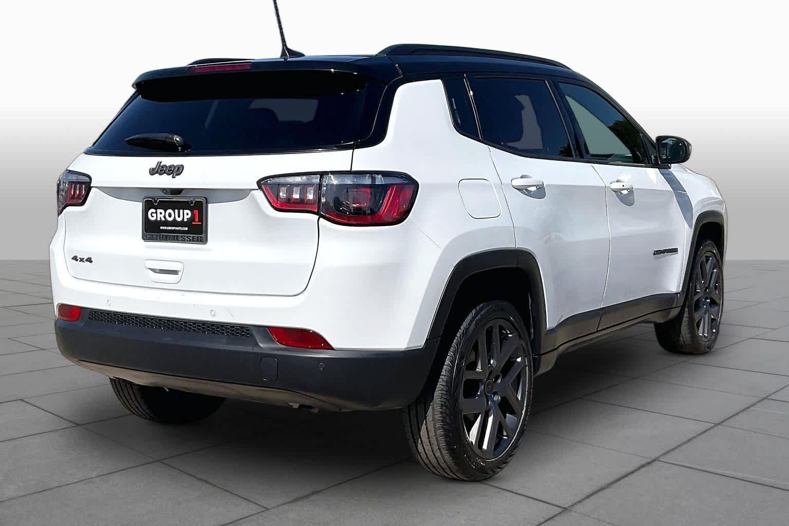 Used 2026 Jeep Compass Limited AWD/4WD image 11