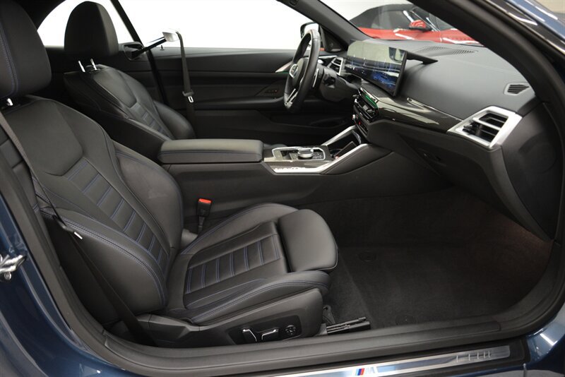 Used 2025 BMW M440i Convertible RWD image 14