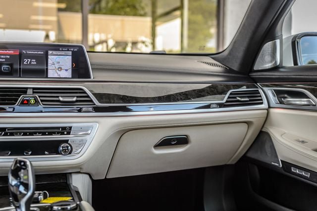 Used 2018 BMW 740i xDrive AWD/4WD image 46