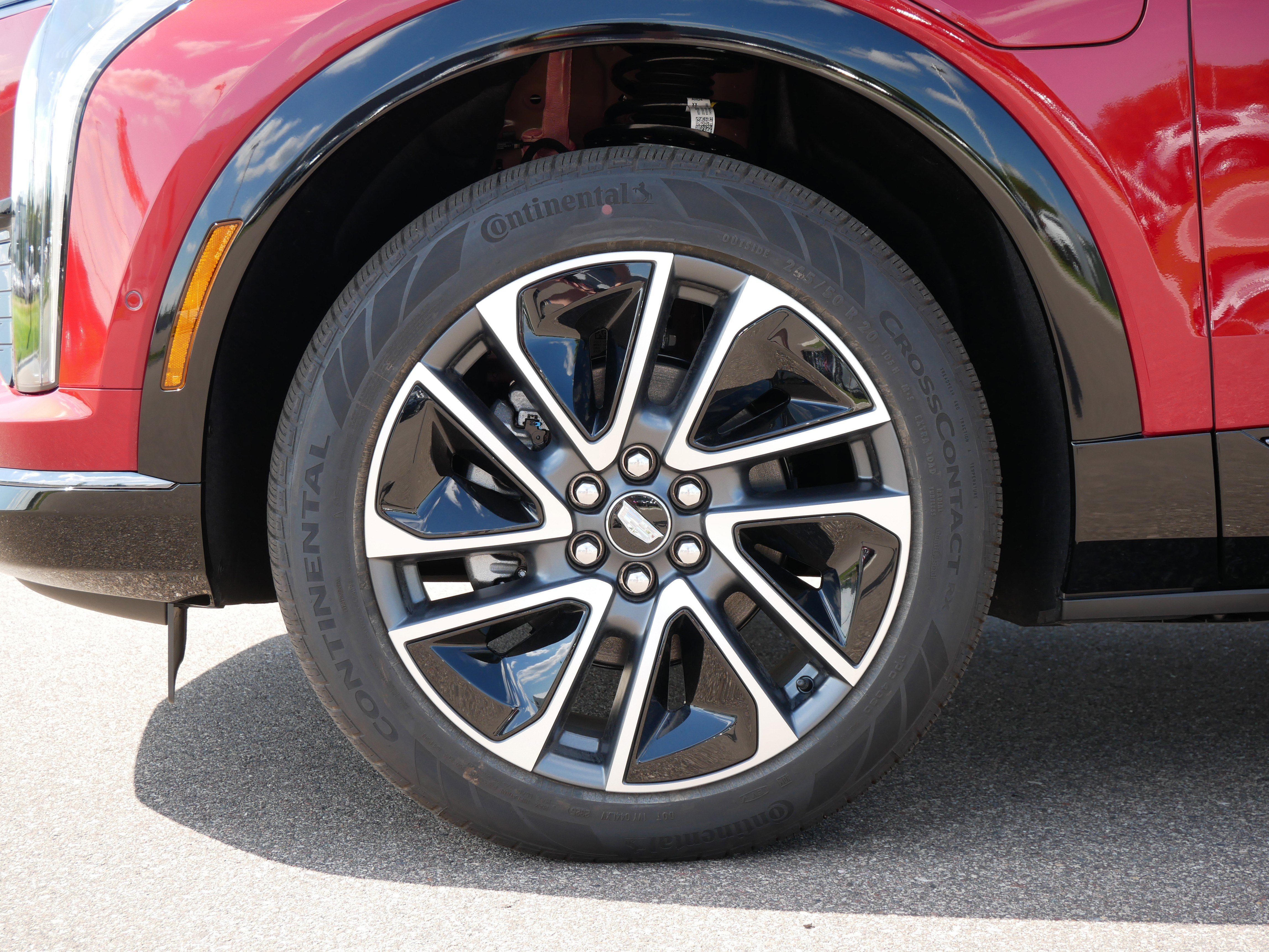 Used 2025 Cadillac Optiq Sport 1 w/ LPO, Floor Liner Package image 13