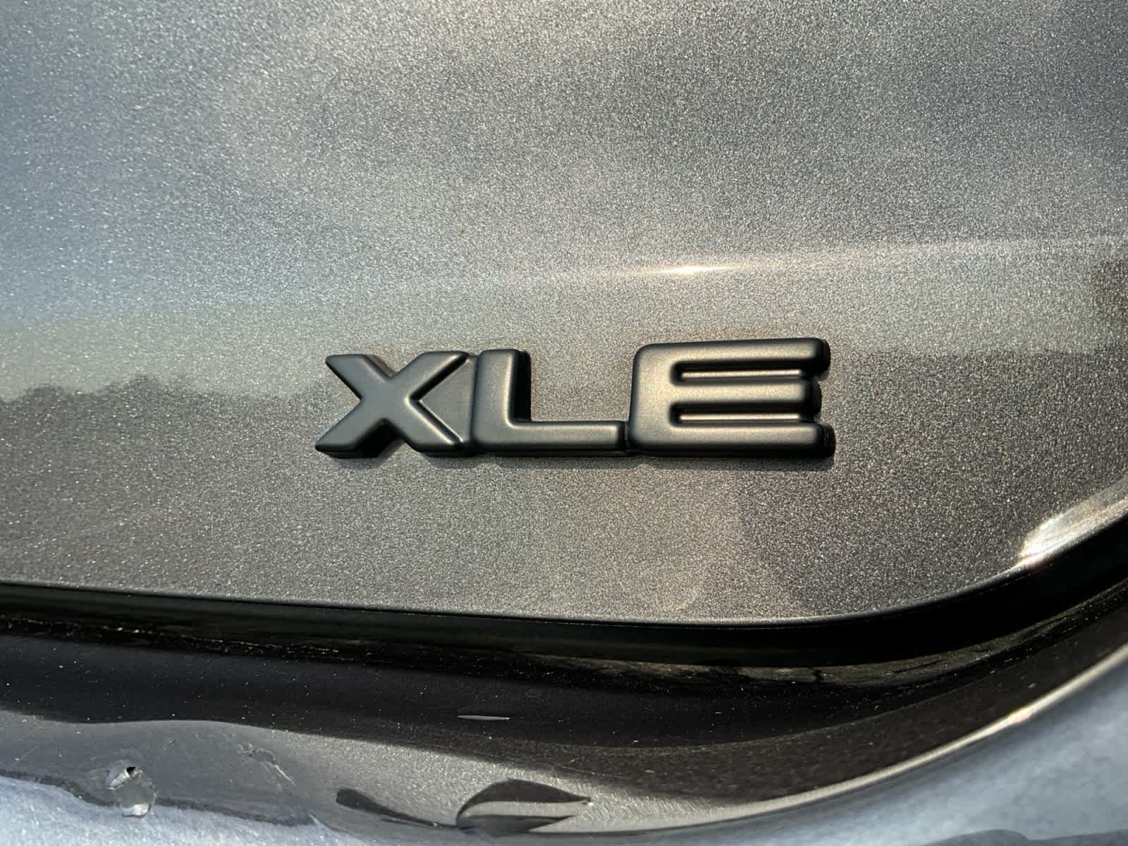 Used 2024 Toyota Highlander XLE AWD/4WD image 24
