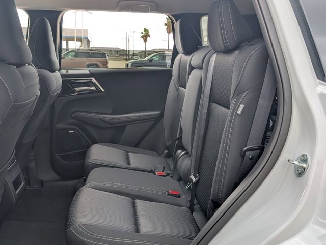 New 2026 Mitsubishi Outlander ES FWD image 24