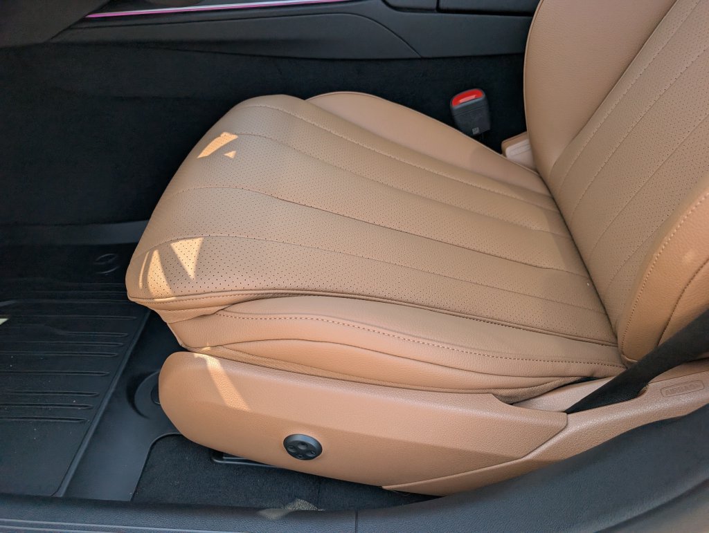New 2026 Mercedes-Benz E 450 4MATIC Sedan image 23