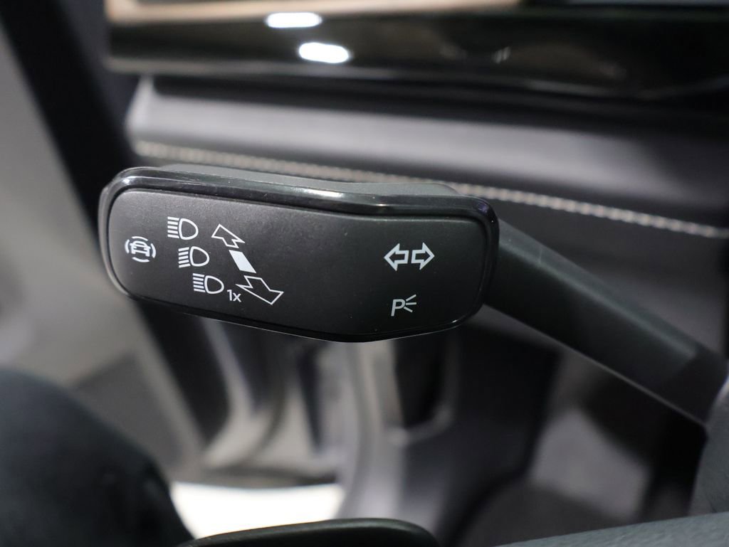 Used 2024 Volkswagen Atlas SE image 38