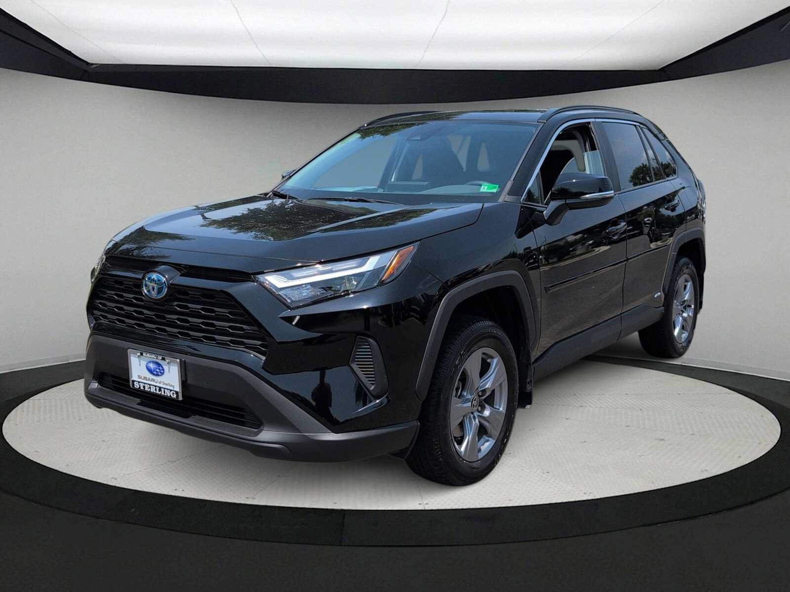 Used 2023 Toyota RAV4 XLE w/ Convenience Package AWD/4WD image 4
