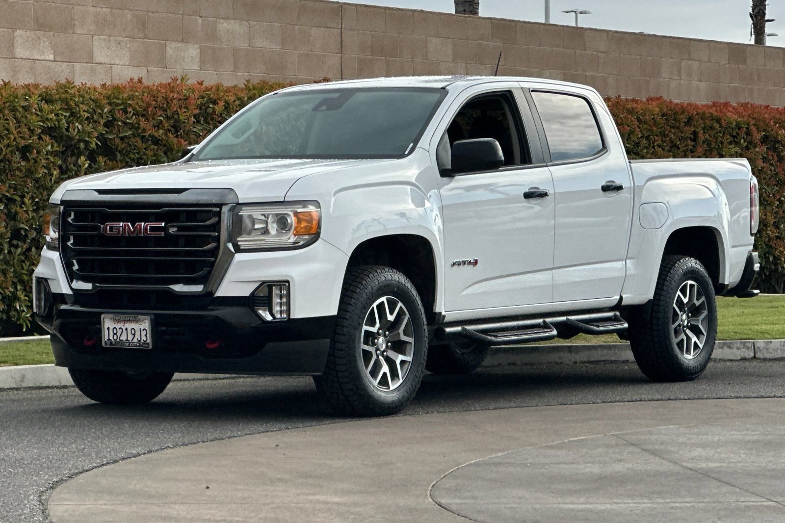 Used 2022 GMC Canyon AT4 w/ Driver Alert Package AWD/4WD image 8