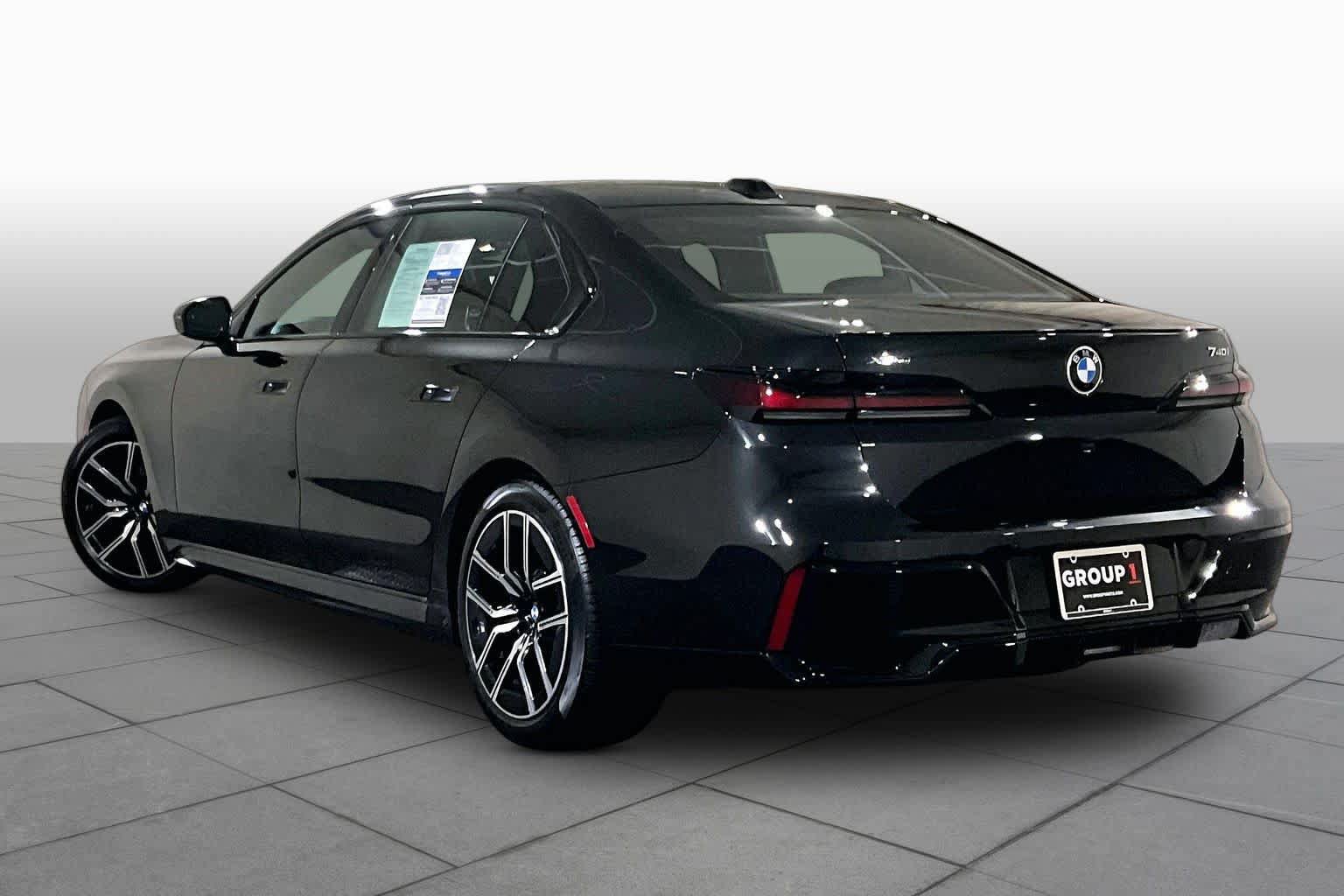 Used 2025 BMW 740i xDrive w/ Executive Package AWD/4WD image 11