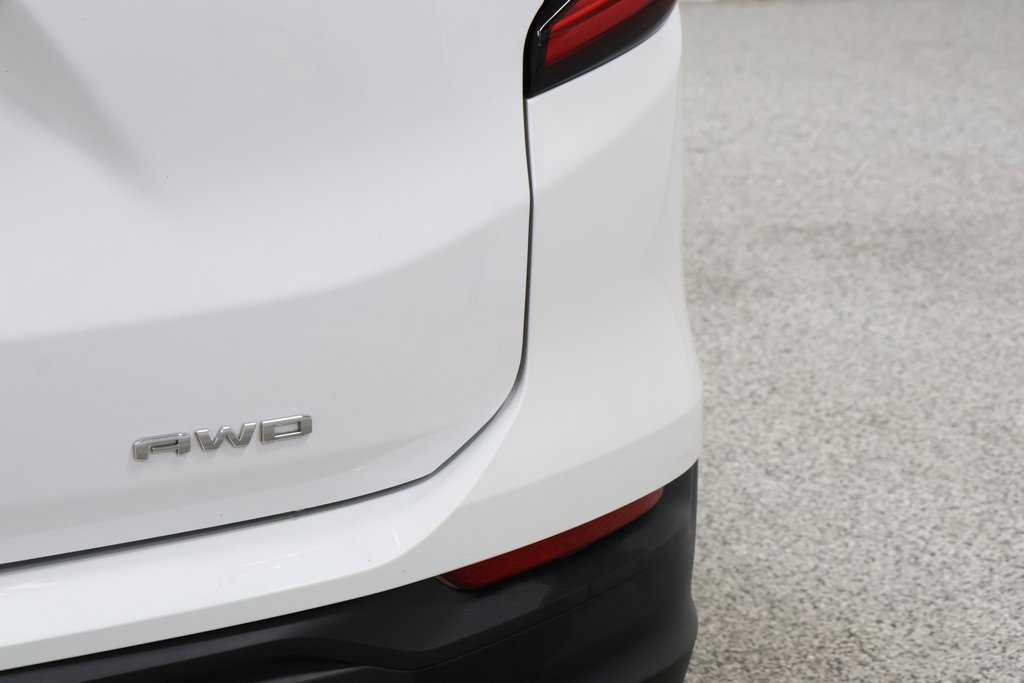 Used 2024 GMC Terrain SLE image 34