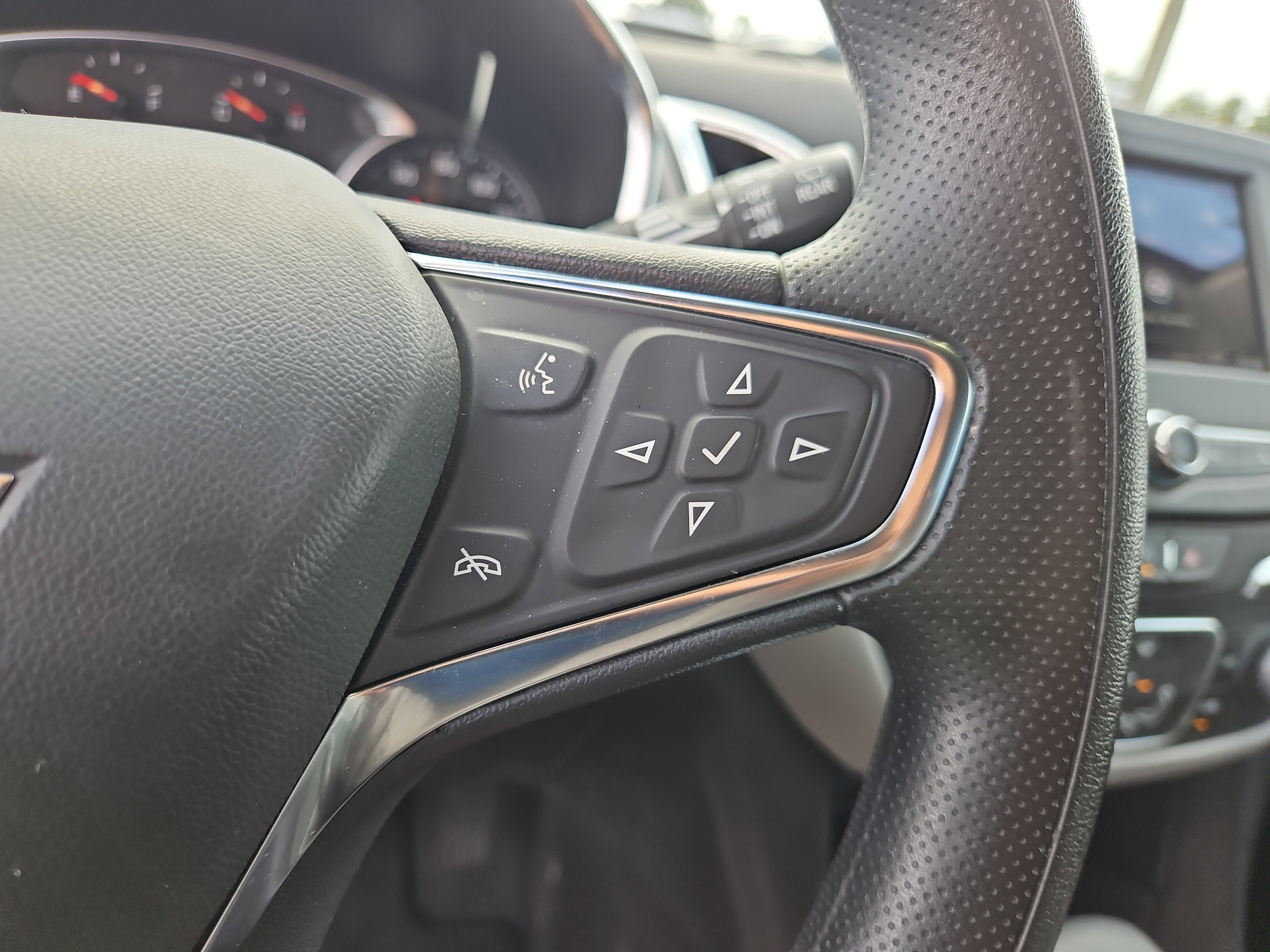 Used 2024 Chevrolet Equinox LS w/ LS Convenience Package FWD image 21