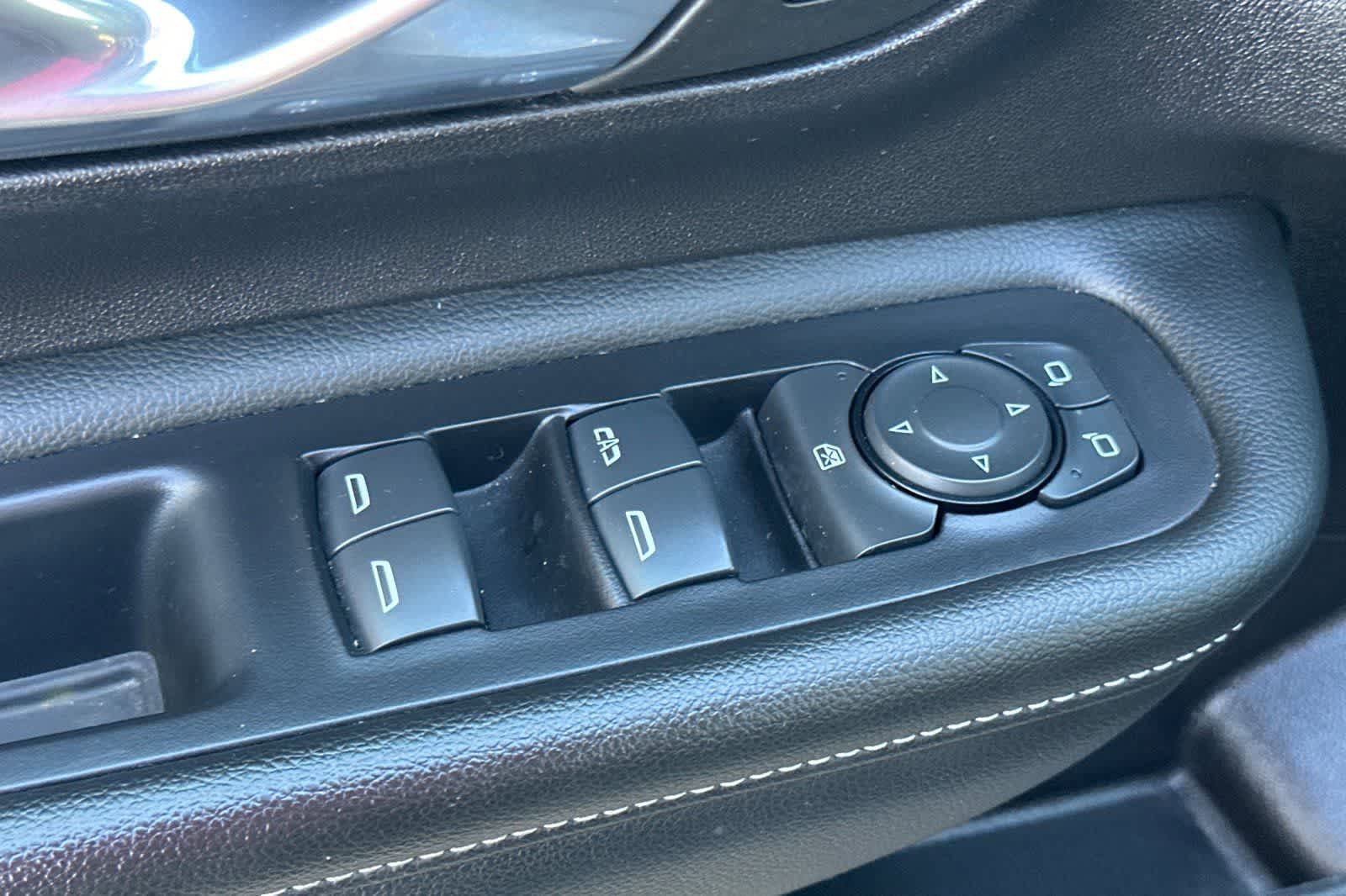 Used 2024 GMC Terrain SLE image 14