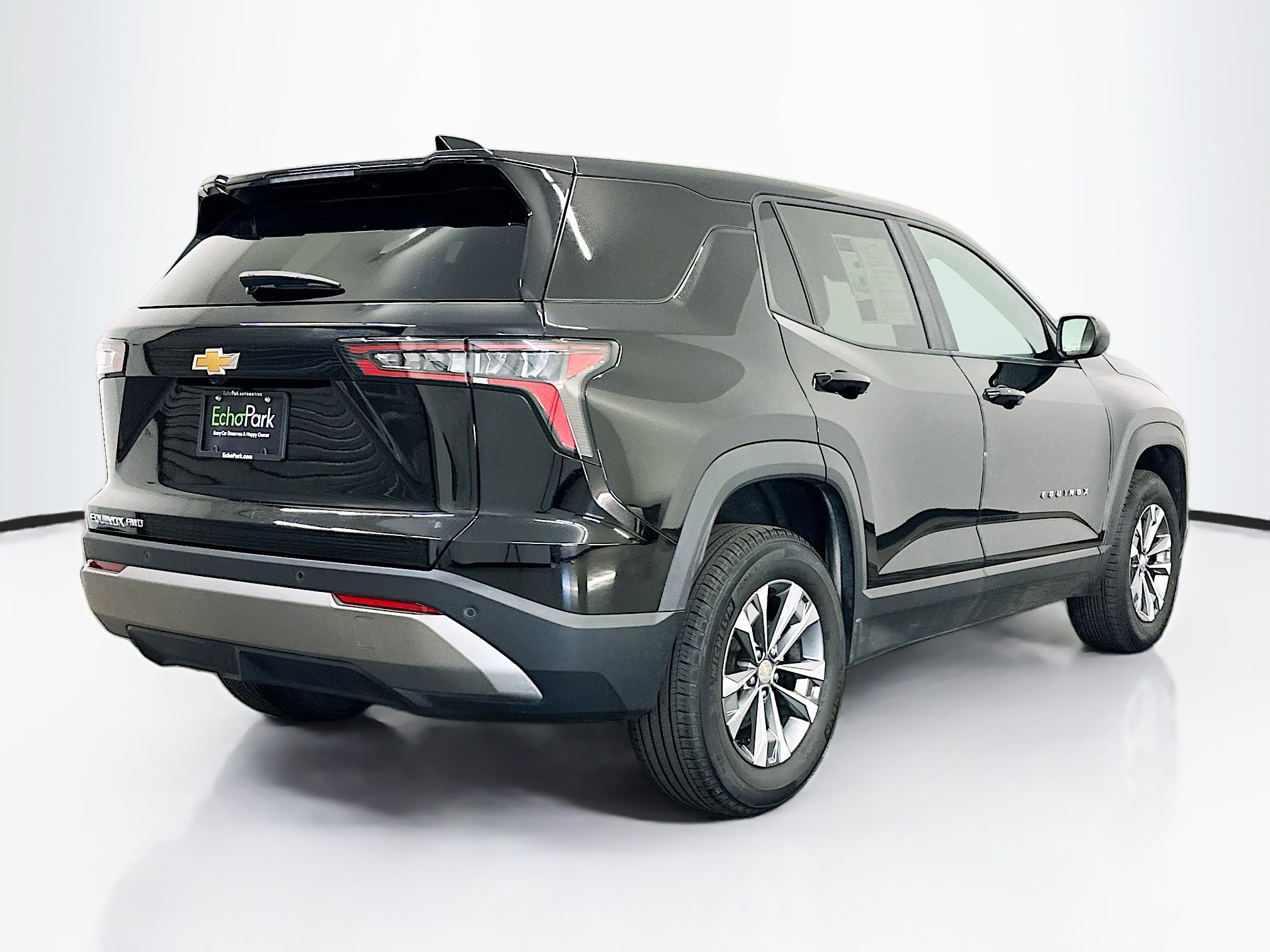 Used 2025 Chevrolet Equinox LT AWD/4WD image 9