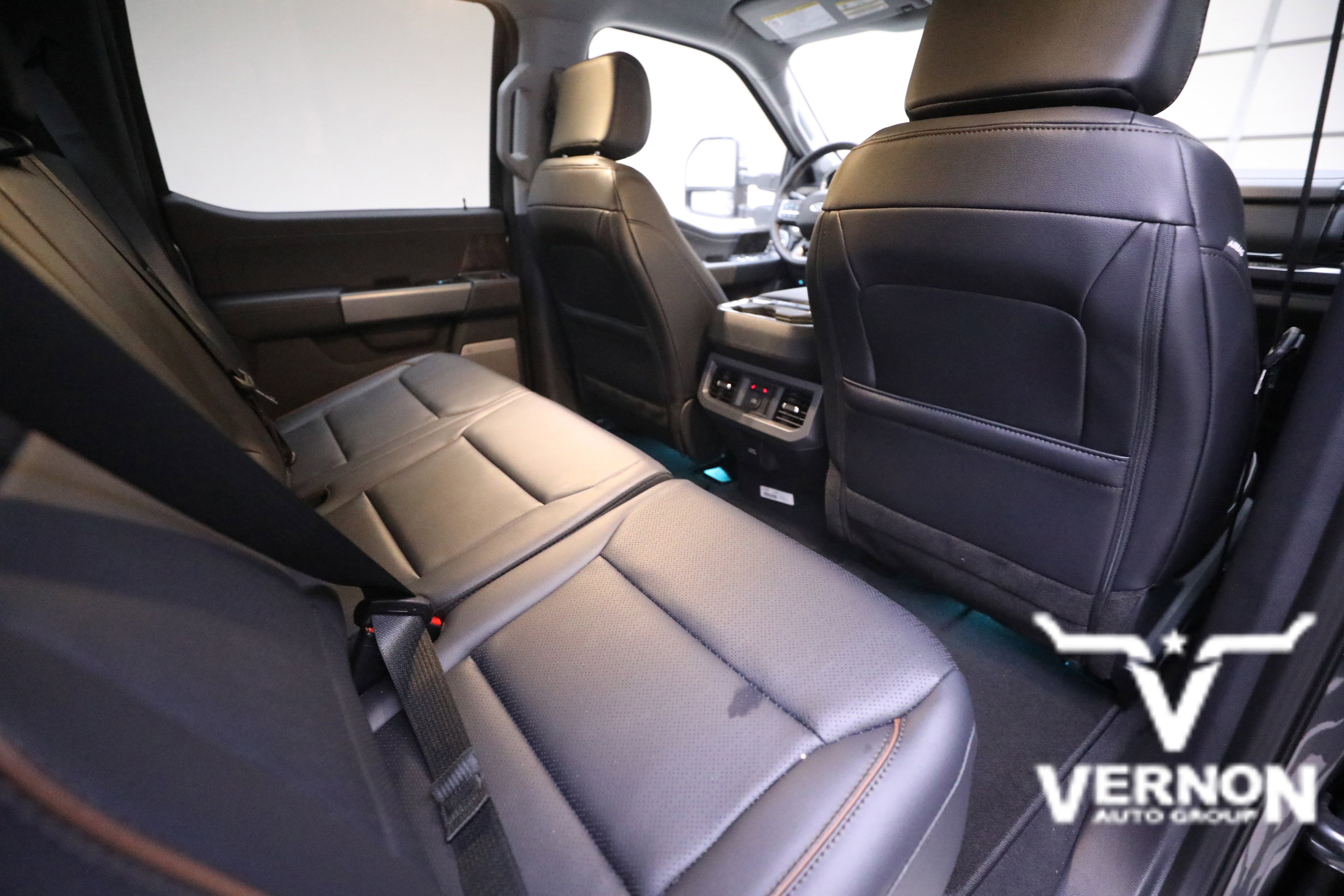 New 2026 Ford F250 Lariat w/ Chrome Package image 12