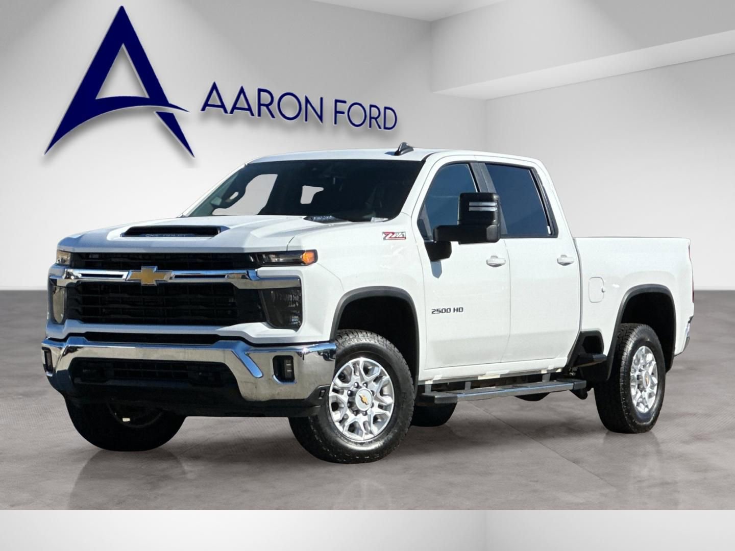 Used 2025 Chevrolet Silverado 2500 LT image 2