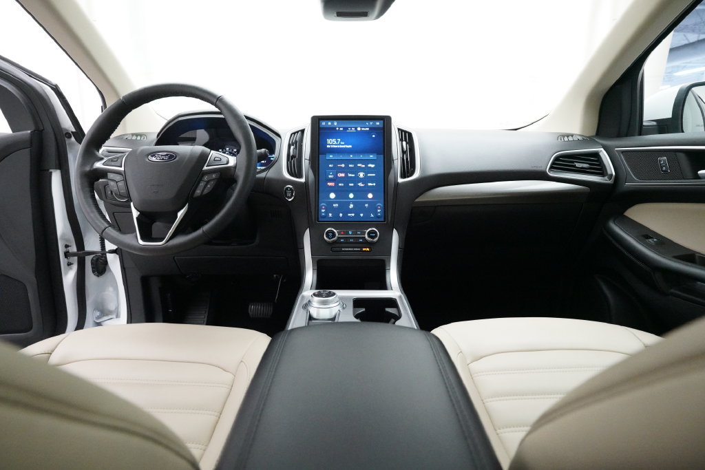Used 2024 Ford Edge SEL w/ Convenience Package AWD/4WD image 5