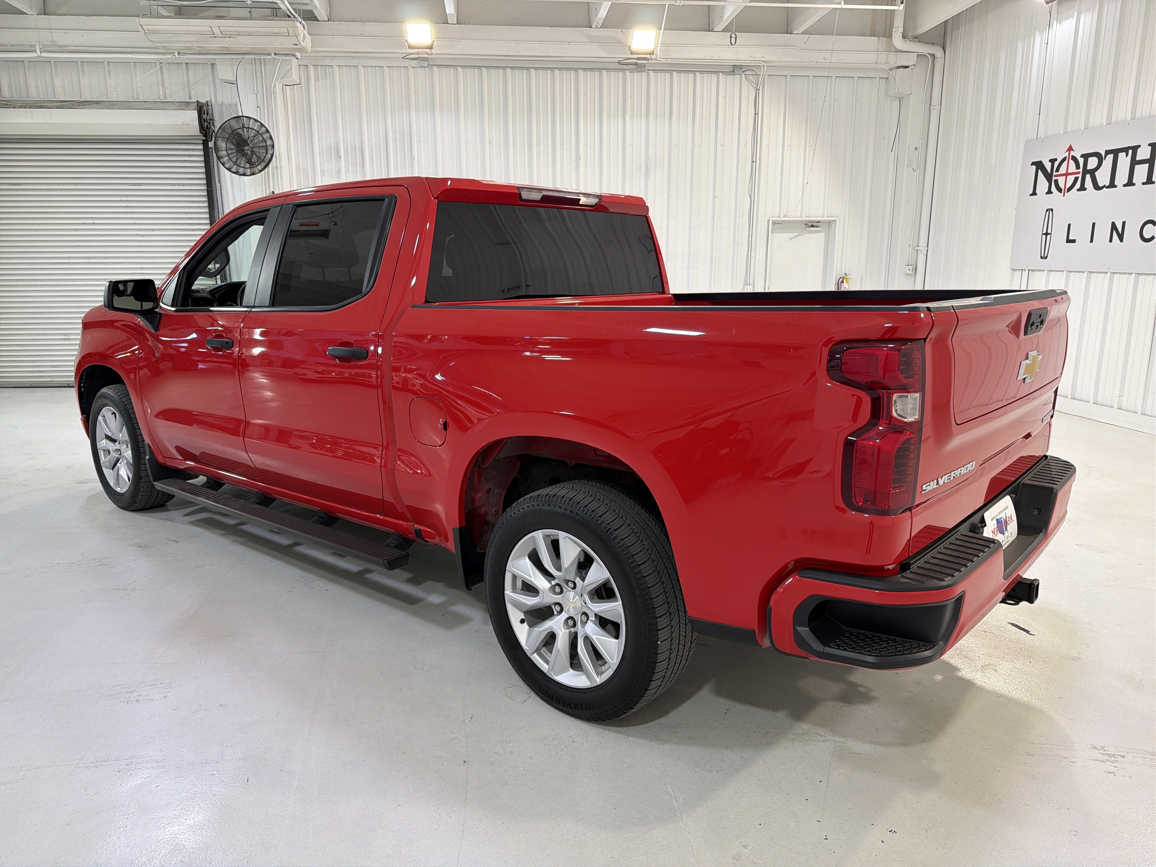 Used 2022 Chevrolet Silverado 1500 Custom image 3