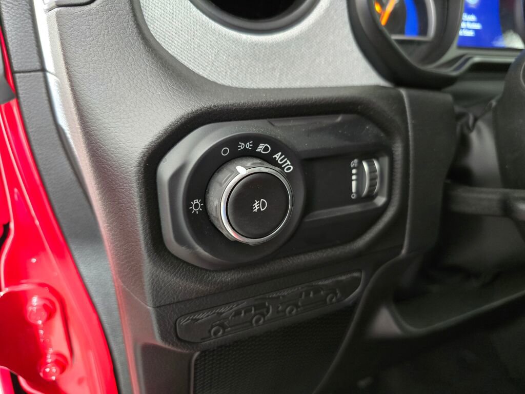 Used 2025 Jeep Wrangler Sport S image 25