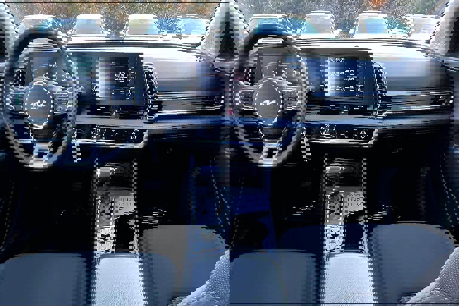 Certified 2023 Kia Sportage LX image 13