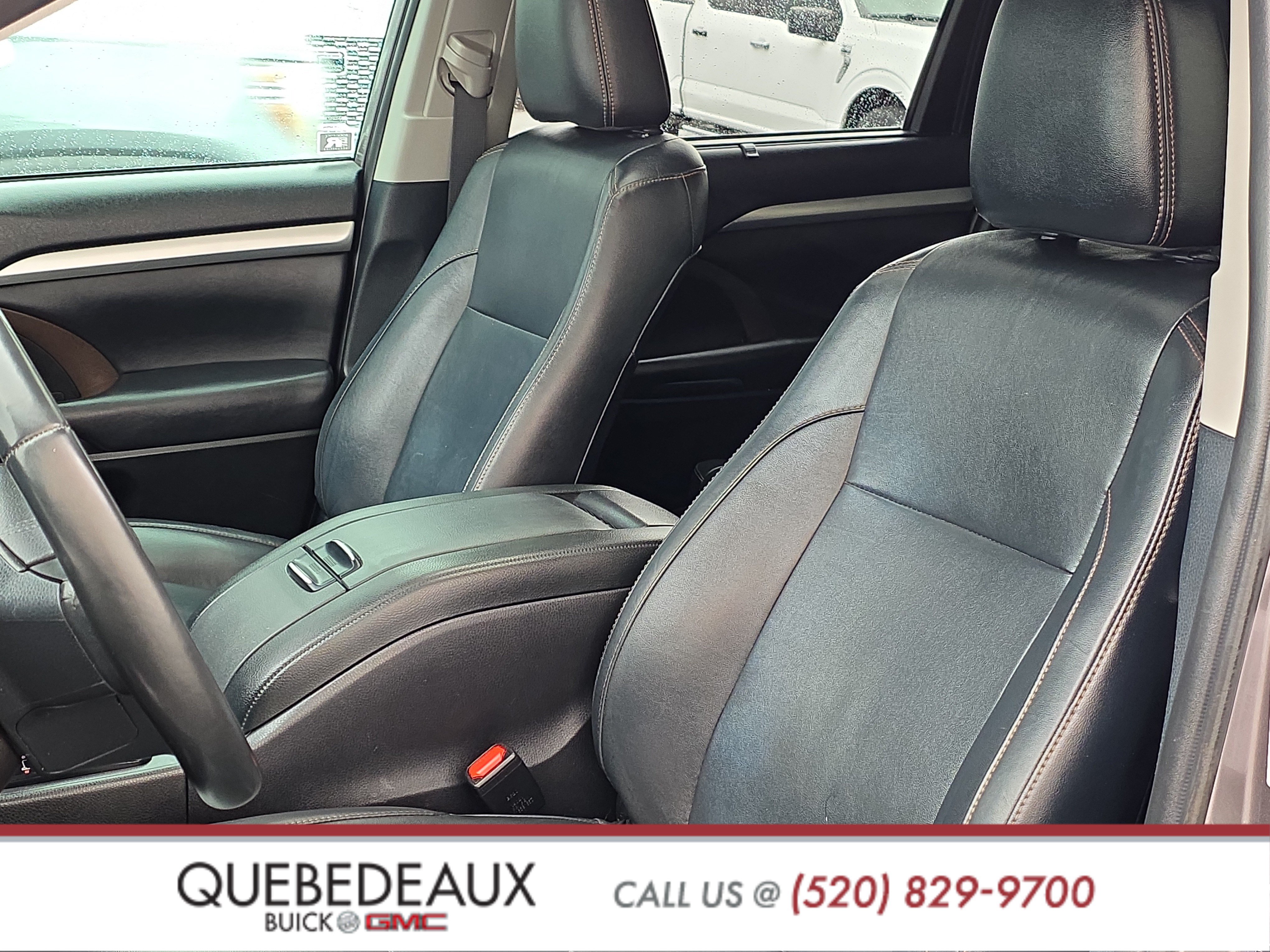 Used 2019 Toyota Highlander XLE FWD image 12