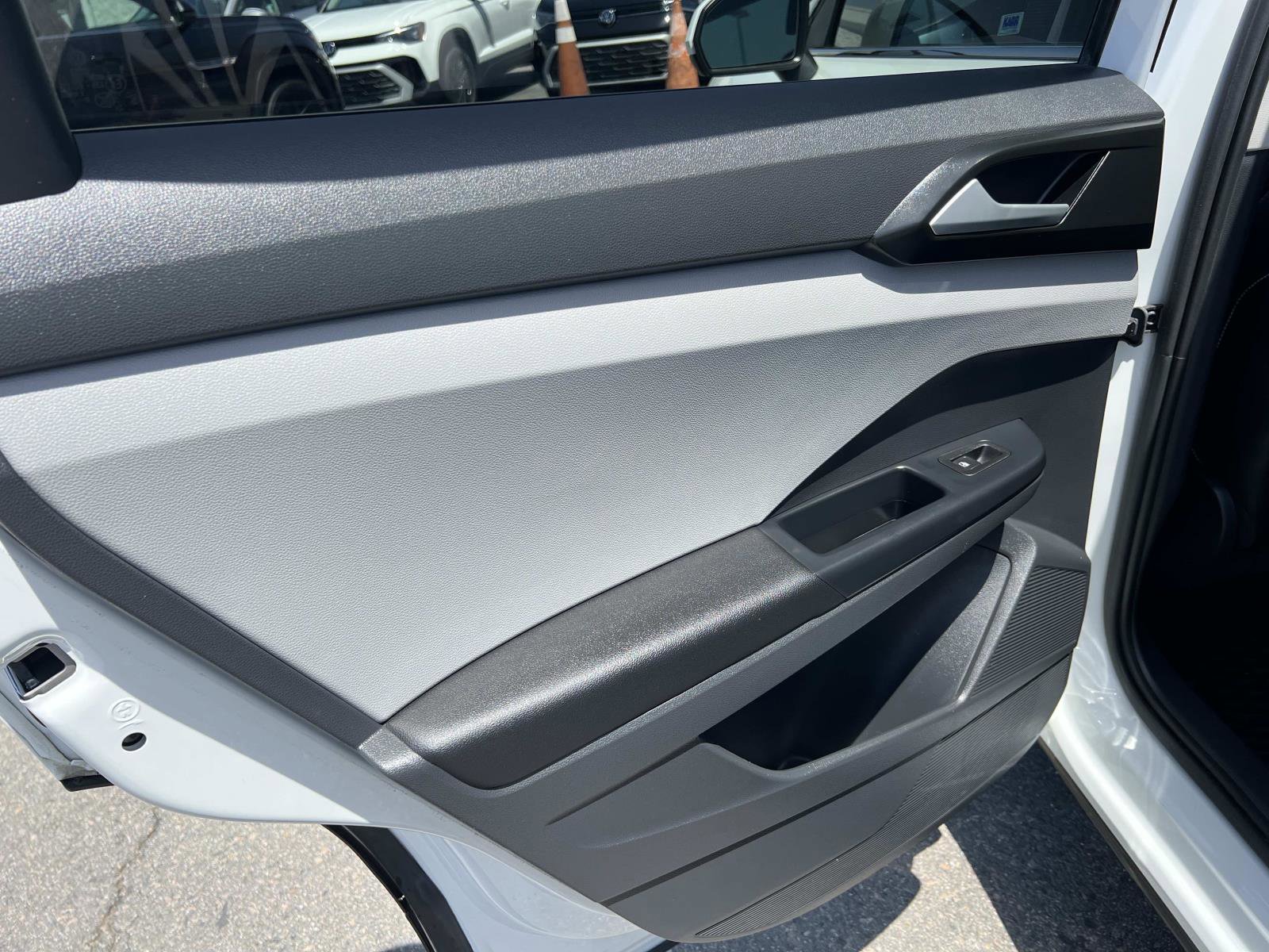 Certified 2023 Volkswagen Taos SE FWD image 19