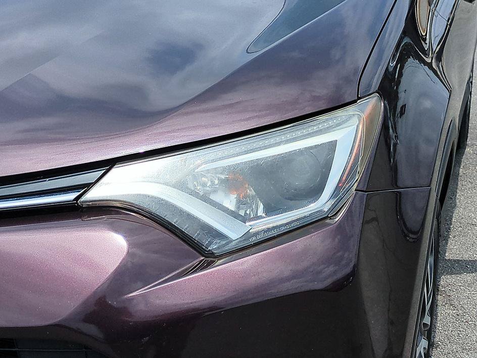 Used 2016 Toyota RAV4 LE FWD image 9