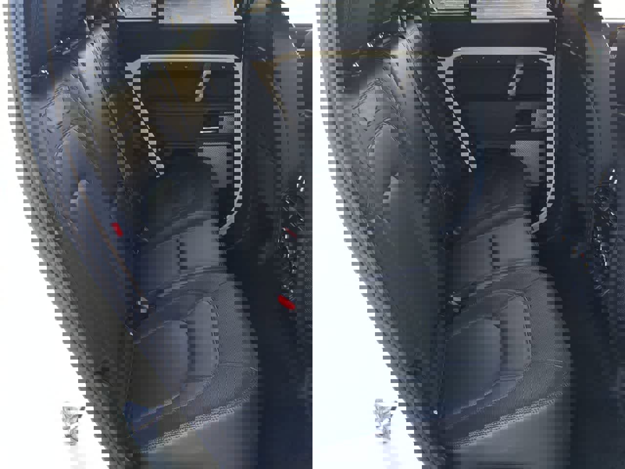 Used 2024 Land Rover Defender 130 X-Dynamic SE image 21