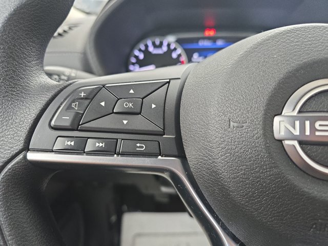 Used 2025 Nissan Sentra SV FWD image 17