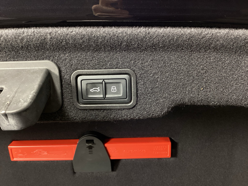 Used 2017 Audi A8 L 3.0T w/ Executive Package image 15